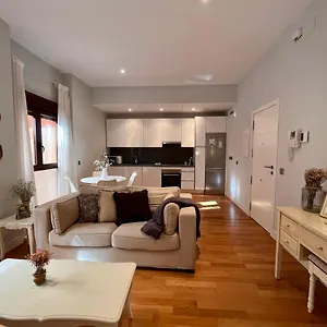 https://homely-malaga-sebastian-souviron-biznaga-deluxe.1costadelsol.com